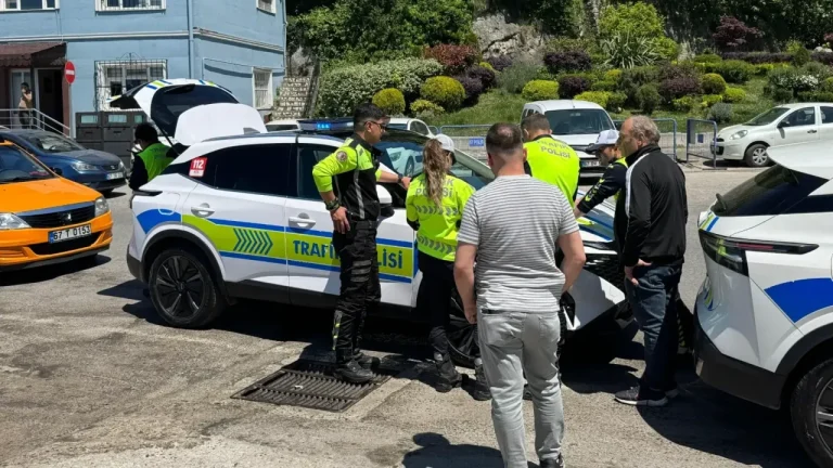 Hakkında yakalama kararı bulunan şahıs taksi kullanırken yakalandı
